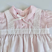 画像をギャラリービューアに読み込む, Vintage Mini World Lace Apron Dress Pastel Pink 9-12M (70cm)
