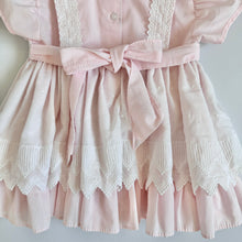 画像をギャラリービューアに読み込む, Vintage Mini World Lace Apron Dress Pastel Pink 9-12M (70cm)
