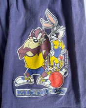 Load image into Gallery viewer, Vintage 1996 Warner Bros. Looney Tunes “Michigan” Short Pants Kids 6 (115cm)
