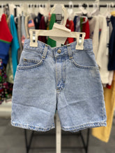 画像をギャラリービューアに読み込む, Vintage Lee Light Washed Denim Short Pants (125cm)
