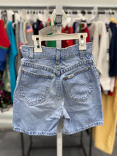 画像をギャラリービューアに読み込む, Vintage Lee Light Washed Denim Short Pants (125cm)
