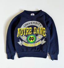 画像をギャラリービューアに読み込む, Vintage University Notre Dame Fighting Irish Sweatshirt 4T (100cm)
