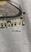 Load and play video in Gallery viewer, Vintage 1997 MLB Baltimore Orioles T-shirt Kids 10/12 (135-140cm)
