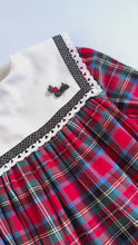 Load and play video in Gallery viewer, Vintage Bonnie Jean Plaid×Terrier Bib Smocked Dress 5/6T (100-110cm)
