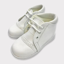 Load image into Gallery viewer, New/Deadstock Vintage Mi Angel Lace Up Shoes White Size 6/7 (13-14cm)
