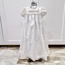 Load image into Gallery viewer, Vintage alexis Heirloom Dress White Lace 6M (65cm)
