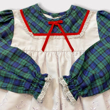 Load image into Gallery viewer, Vintage Glen Appin of Scotland Tartan Apron Dress 4yrs
