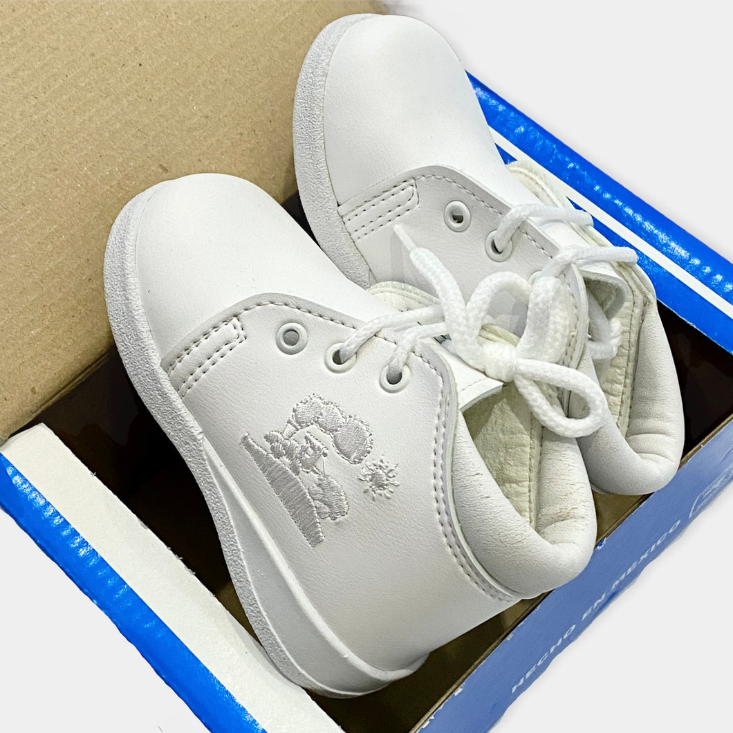 New/Deadstock Mi Angel Lace Up Train Embroidery Shoes White