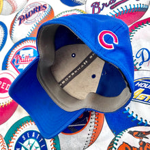 Load image into Gallery viewer, Used MLB Official Chicago Cubs Youth XS Hat
